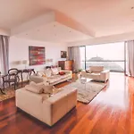 Hébergement de vacances Spacious House With Sea View In + Private Pool