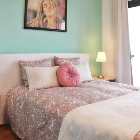Spacious House With Sea View In + Private Pool * Caniço