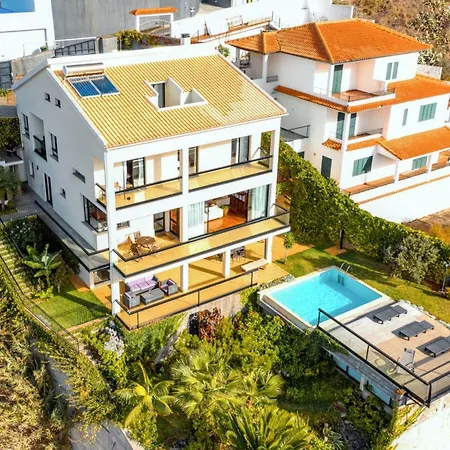 Spacious House With Sea View In + Private Pool Holiday home *