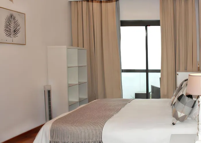 Spacious House With Sea View In + Private Pool Caniço