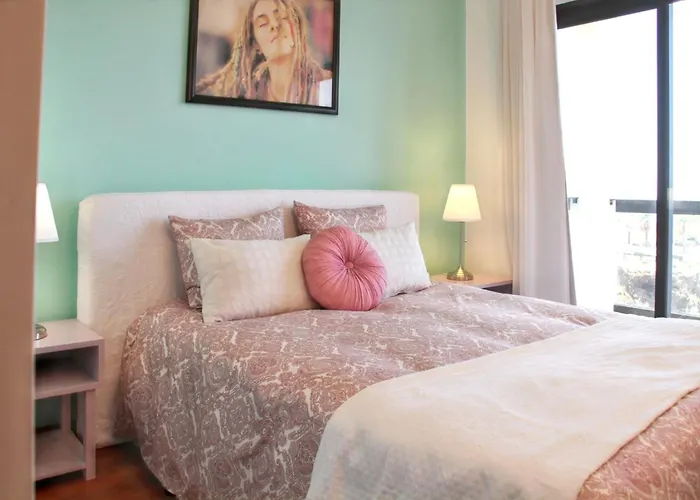 Spacious House With Sea View In + Private Pool * Caniço