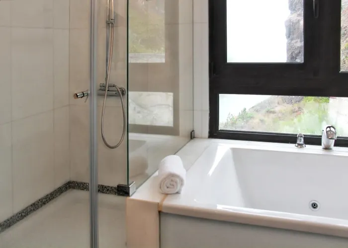 בית נופש Spacious House With Sea View In + Private Pool